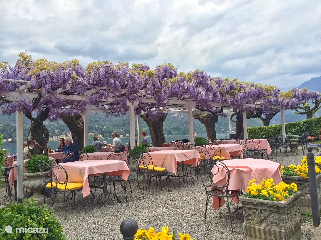 Bellagio, bellamente situado en una península con hermosos hoteles, villas y hermosas calles para pasear.