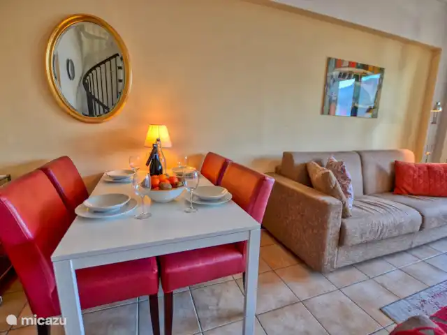 appartement huren in Italië, Comomeer, Acquaseria – Cipresso 33 De eettafel.