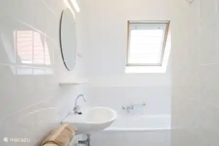Vakantiehuis Nederland, Limburg, Plasmolen - vakantiehuis Riethorsterweg Badkamer