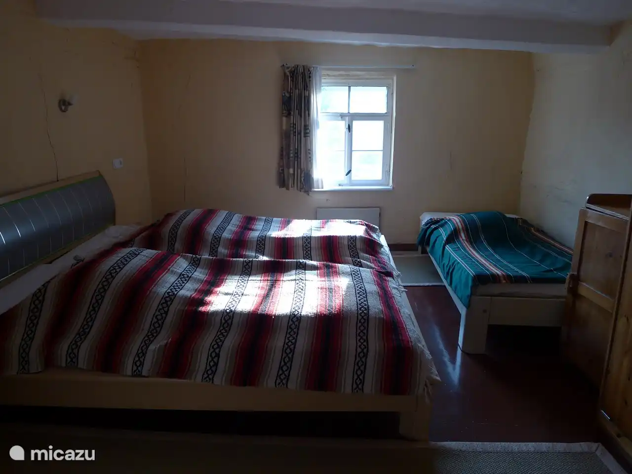 Vierde slaapkamer (1ste verdieping)