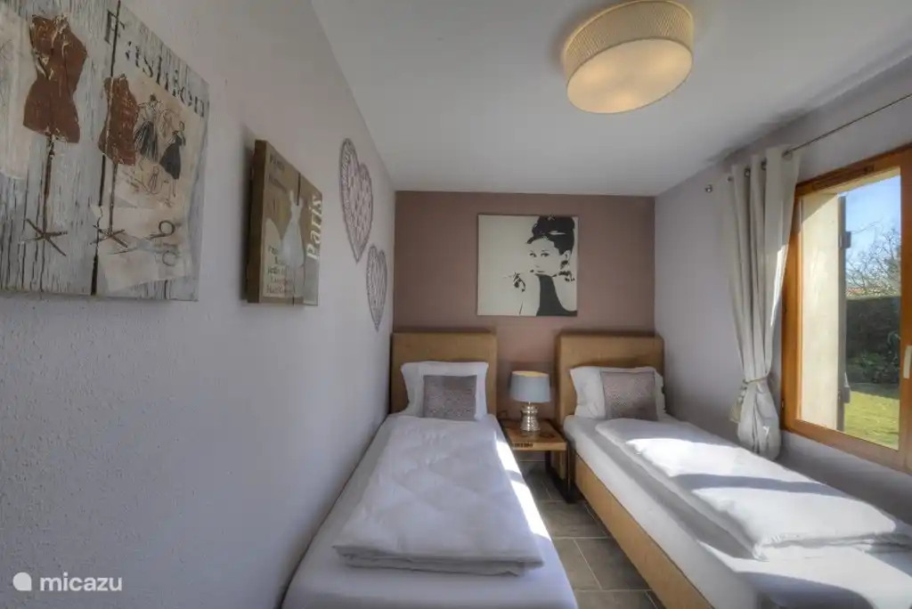 Slaapkamer met tuin zicht