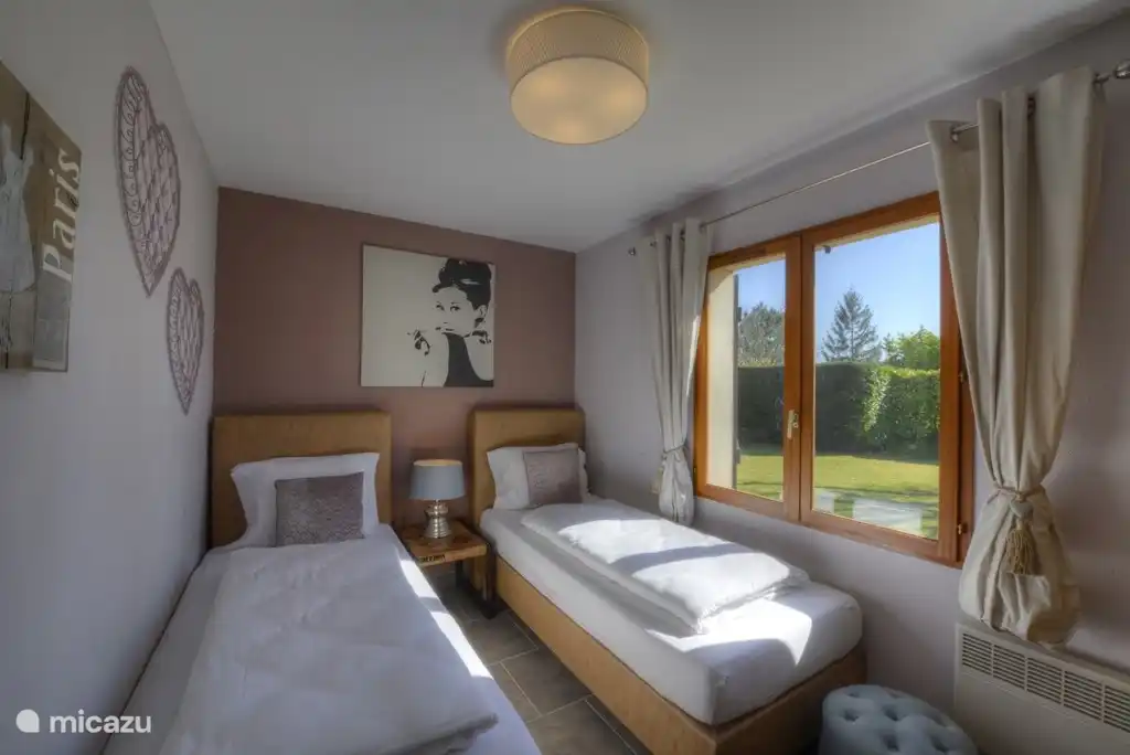 Slaapkamer met tuin zicht