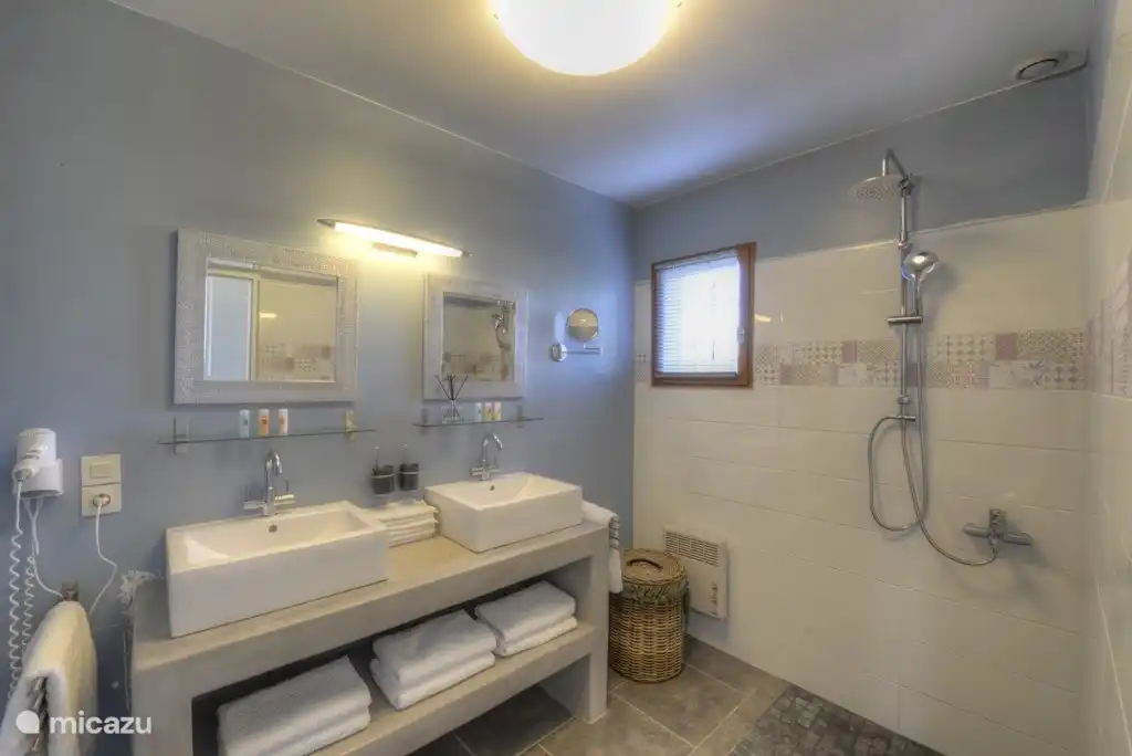 Badkamer met inloop douche