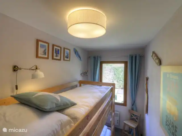 La Maison Aquitania en Francia, Landas, Vielle-Saint-Girons - villa Habitación infantil estilo surf y litera