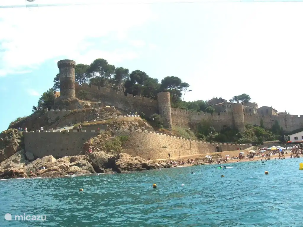 Dies ist Tossa de Mar. Eine kleine gemütliche Meer in der Nähe