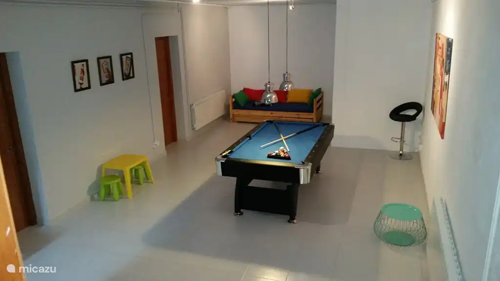 2. Spielzimmer mit Billardtisch