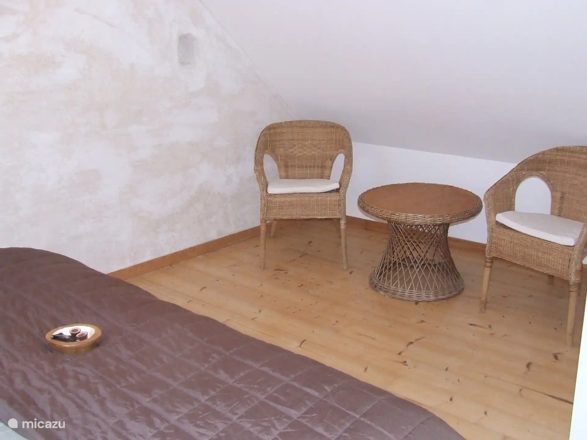Zona de estar en el dormitorio