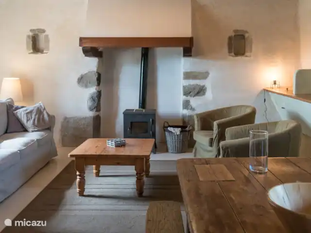 gîte / cottage huren in Frankrijk, Côtes-d'Armor, Hengoat – Gite De Paardenstal De huiskamer van de paardenstal