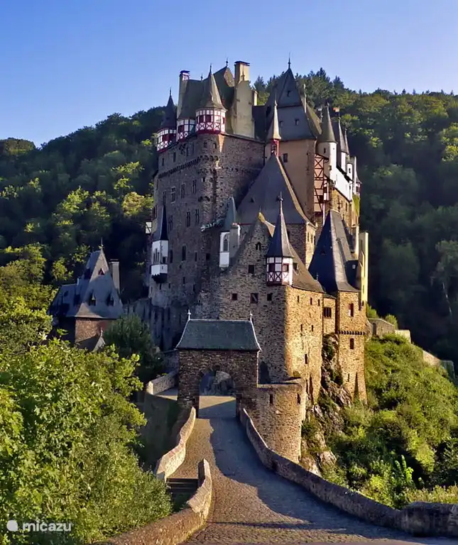 Uno de los muchos castillos de la zona. El castillo de cuento de hadas Burg Eltz