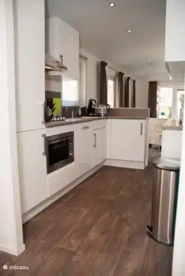 gaskookplaat naast koelkast chalet chamar in hoenderloo gelderland nederland huren gaskookplaat naast koelkast chalet chamar in hoenderloo gelderland nederland huren