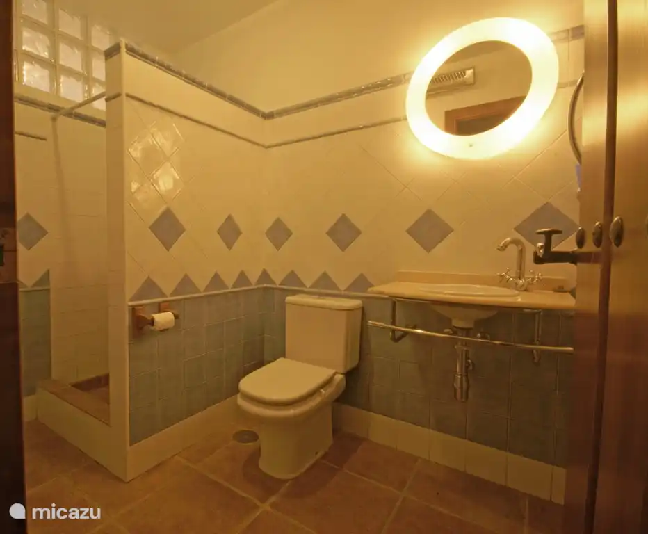 Baño perteneciente a los dormitorios 1 y 2.