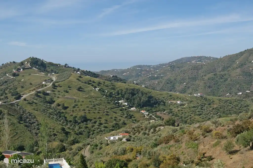 Vista al océano. a tan solo 15 minutos en coche de las playas de Nerja.