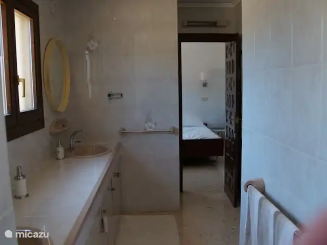 Villa Dénia | Espagne, Costa Blanca, Dénia - villa 1ère salle de bain attenante à la chambre 1