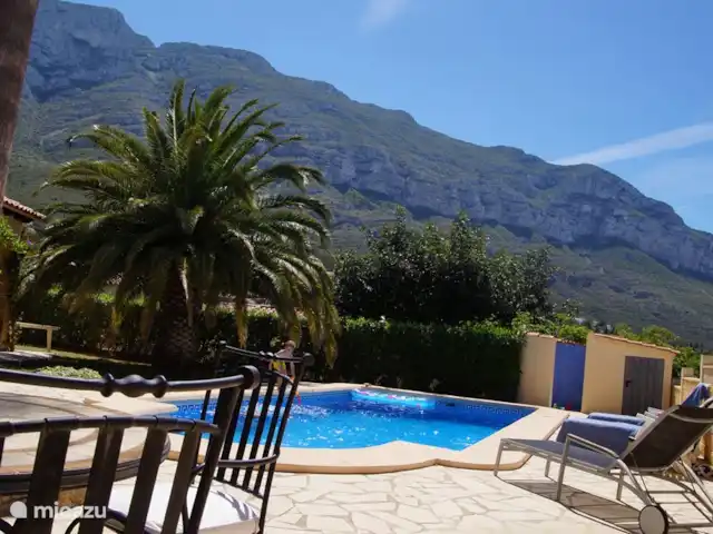 Villa Dénia | Espagne, Costa Blanca, Dénia - villa Deuxième terrasse avec vue sur le Montgo et la piscine