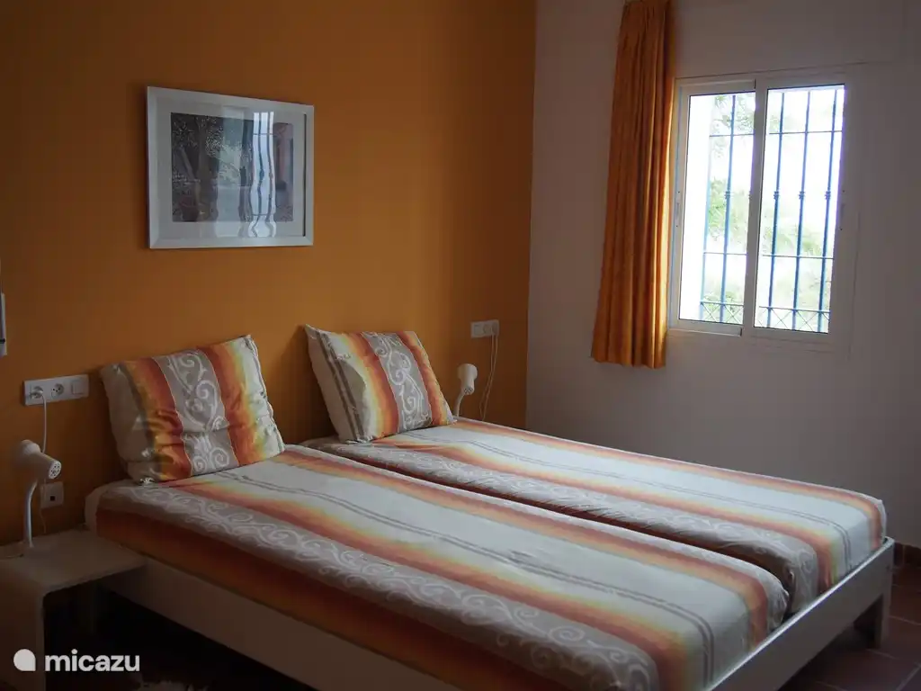 La chambre jaune du bas 1