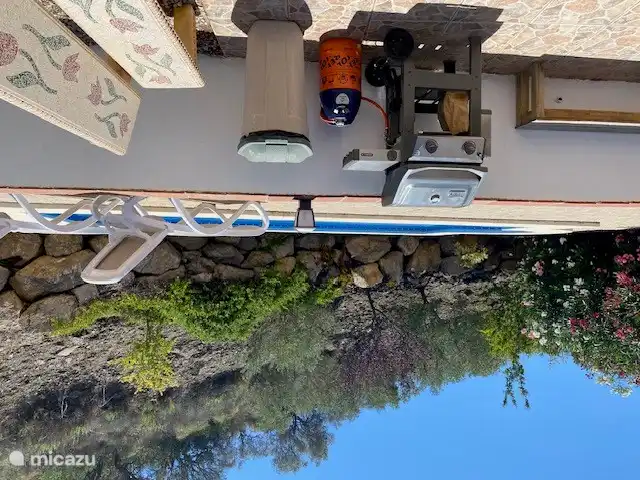 Barbecue à gaz sur la 'terrasse ouverte'