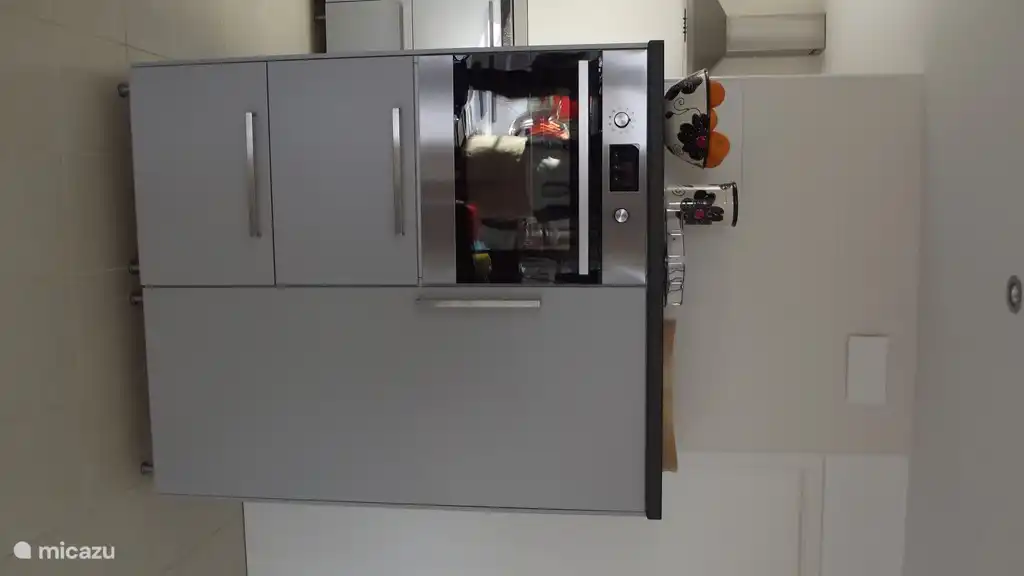 Four et réfrigérateur.