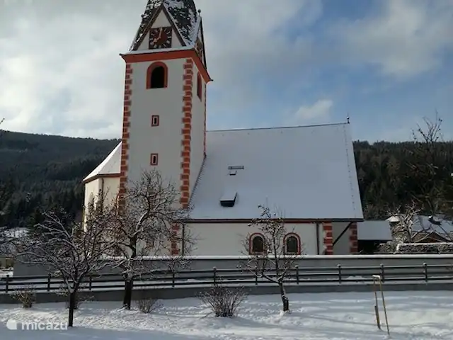 Aineckblick TOP 14 | Autriche, Salzburgerland, Sankt Margarethen im Lungau - appartement Église au milieu du village