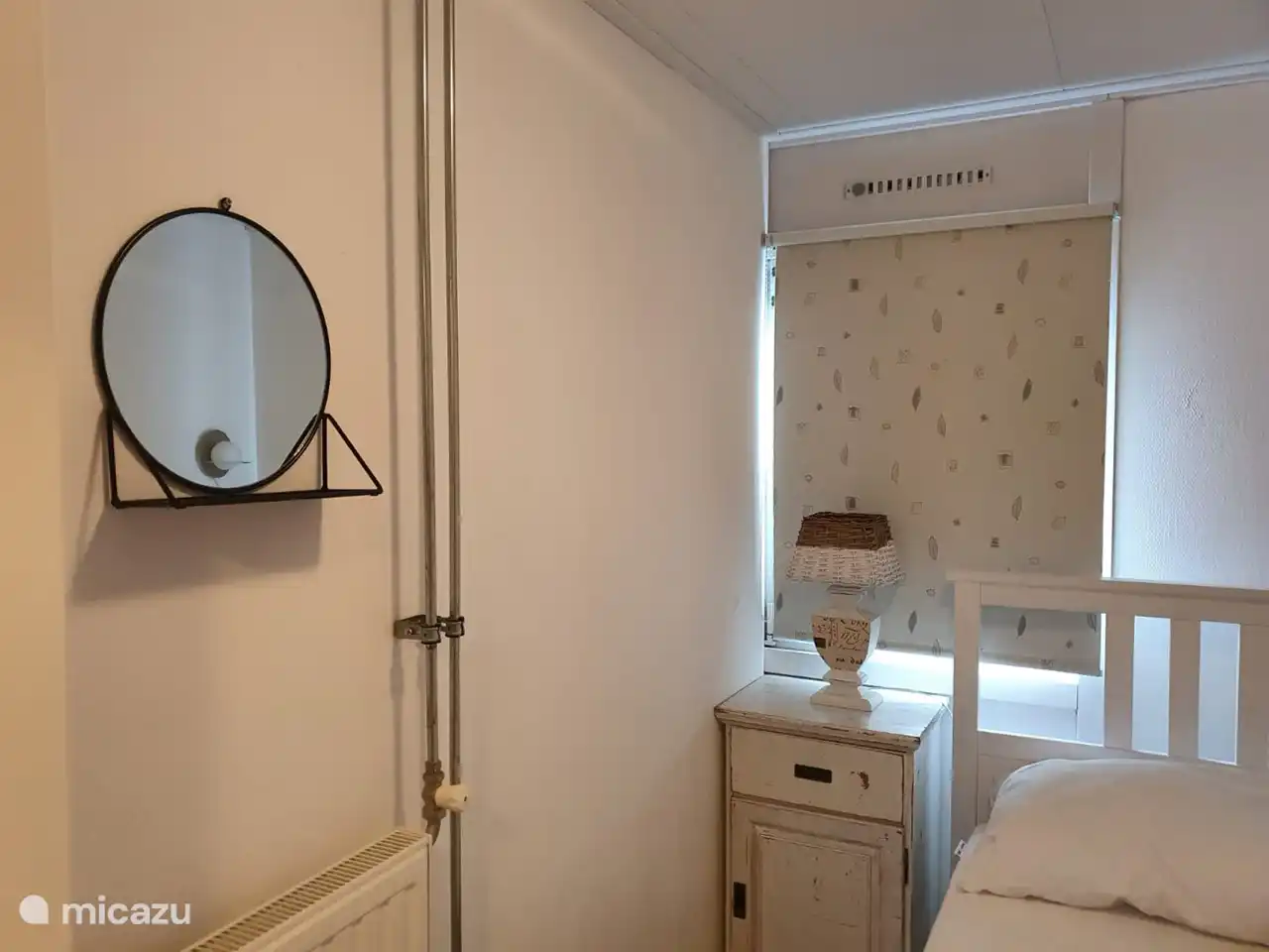 Doppelzimmer mit Wandspiegel