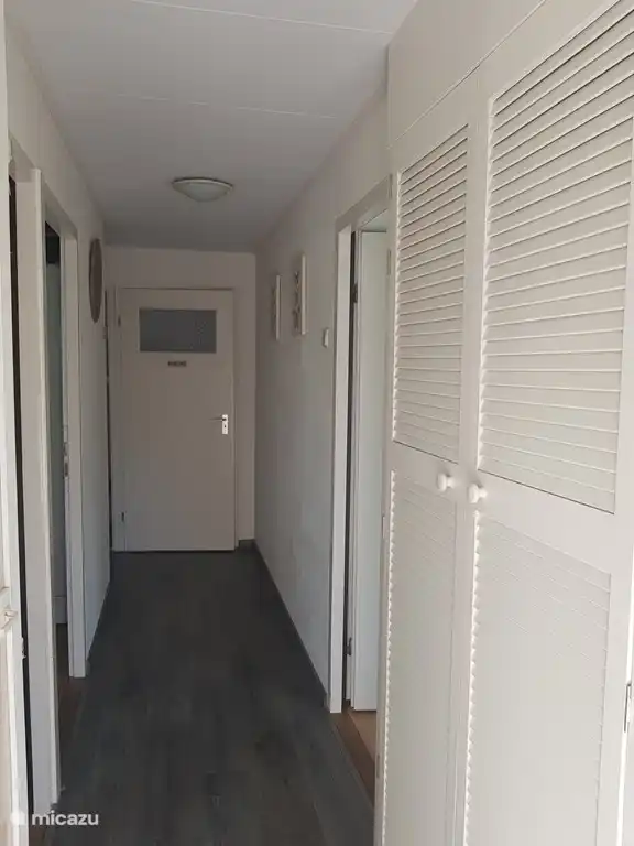 Flurschrank mit Garderobe