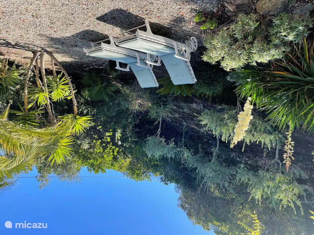 Relax beds in the garden