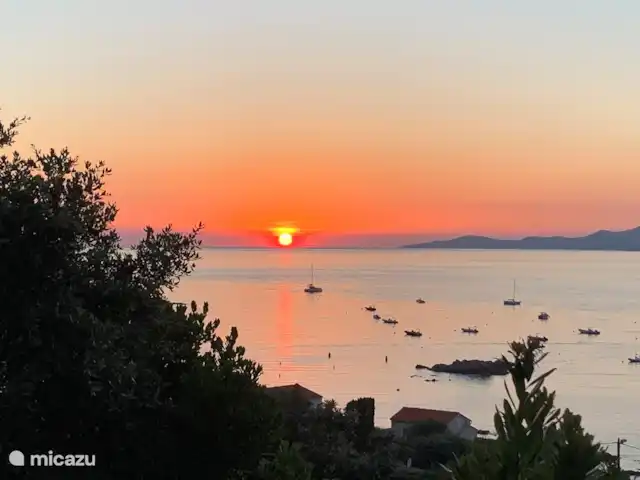 casa vacacional en Francia, Córcega, Calcatoggio – Villa Arbousier Calcatoggio puesta de sol desde el jardin