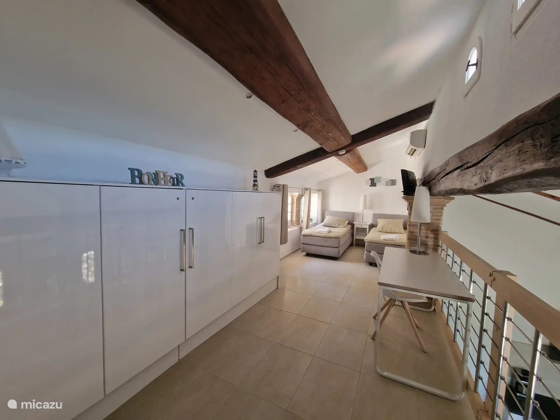 Espacio de trabajo y armarios