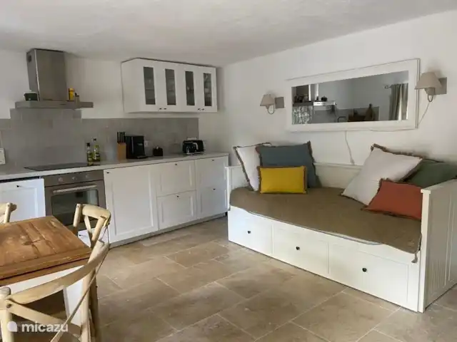 Hameau des Claudins n°1 Saint-Martin | France, Côte d'Azur, Le Plan-de-la-Tour - maison de vacances Salon avec canapé-lit et table à manger