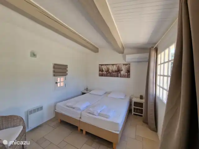 Hameau des Claudins n°4 les Pennes | France, Côte d'Azur, Le Plan-de-la-Tour - maison de vacances Chambre double au 2ème étage