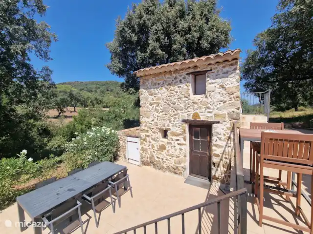 Hameau des Claudins n°4 les Pennes | France, Côte d'Azur, Le Plan-de-la-Tour - maison de vacances Maison de jardin avec chambre et salle de bain et climatisation mobile