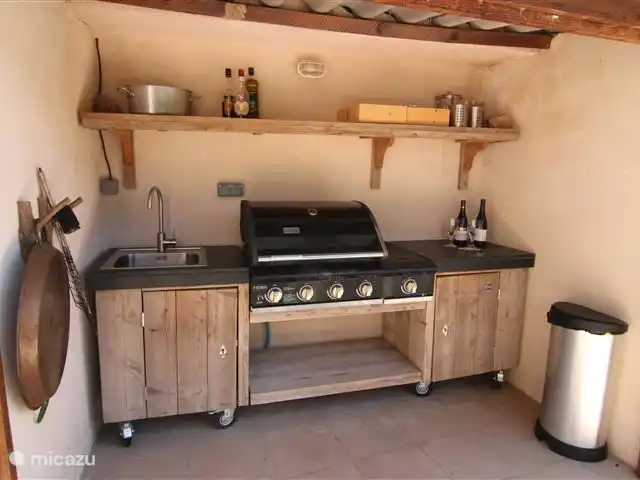 Hameau des Claudins n°4 les Pennes | France, Côte d'Azur, Le Plan-de-la-Tour - maison de vacances Cuisine extérieure supplémentaire à louer
