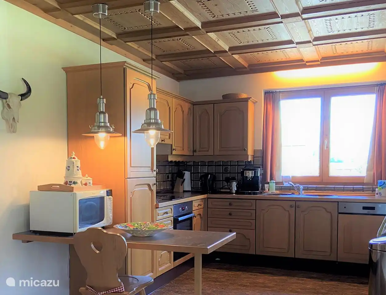 The kitchen fully equipped.