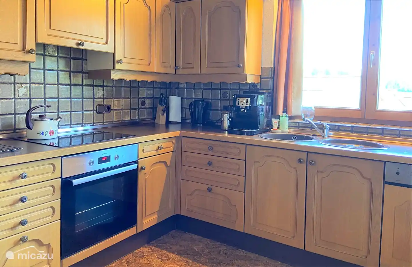 Coffee machine with fresh beans. Good start of the day!