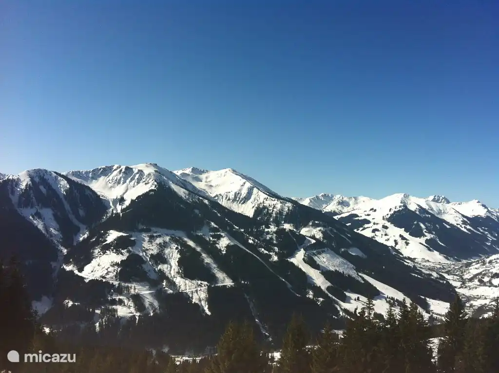 10 minutes to connect with one of the largest, most beautiful and definitely most pleasant ski areas in Austria, Saalbach-Hinterglemm-Leogang.