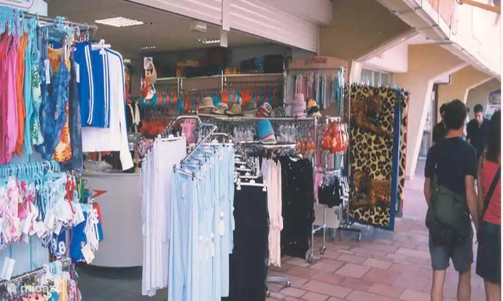 Geschäfte am Strand von Monte Carlo