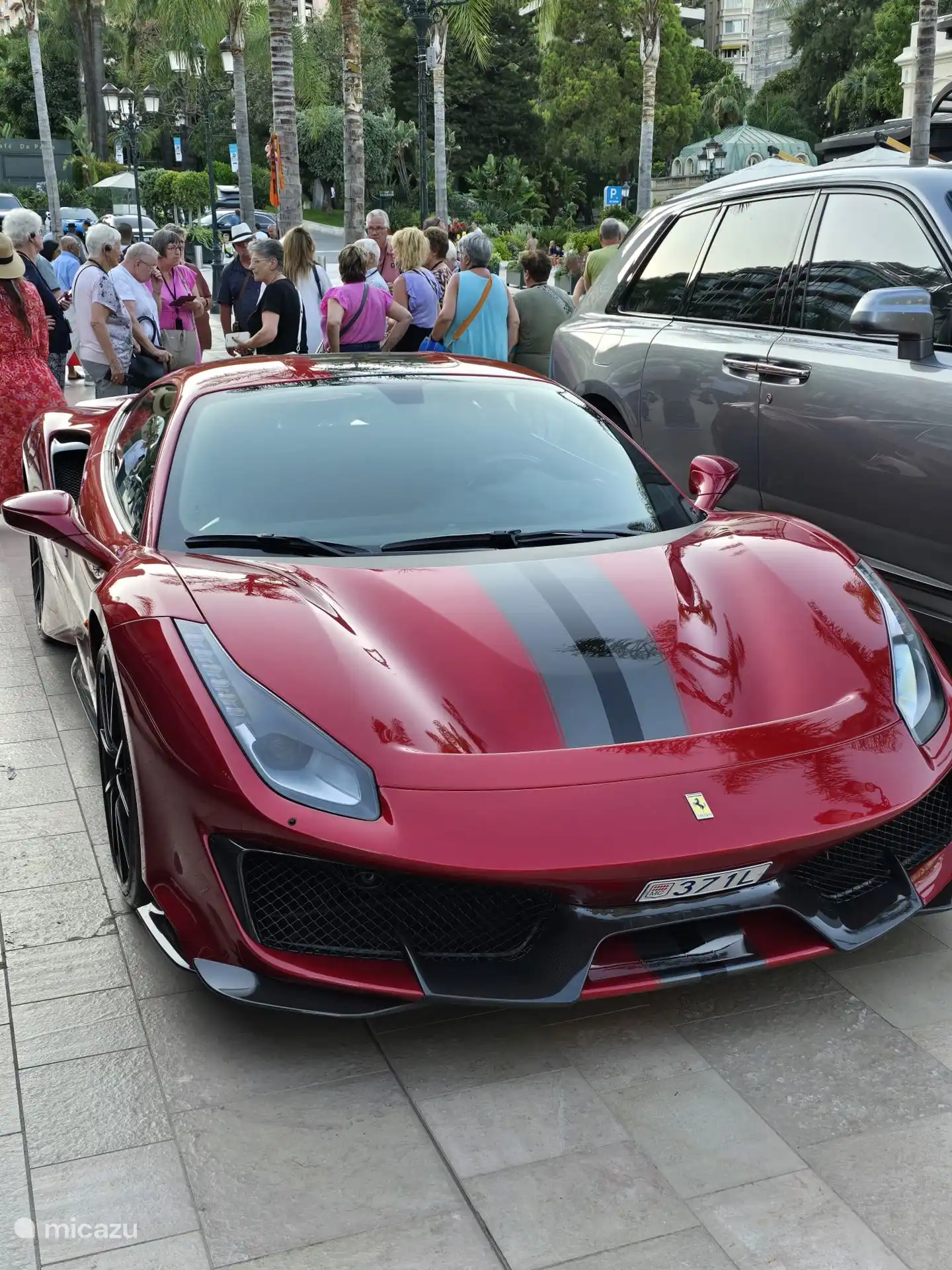 Mietwagen in Monte Carlo.
Hier kannst du einen Blick darauf werfen.
Eindeutig reich an Erden.