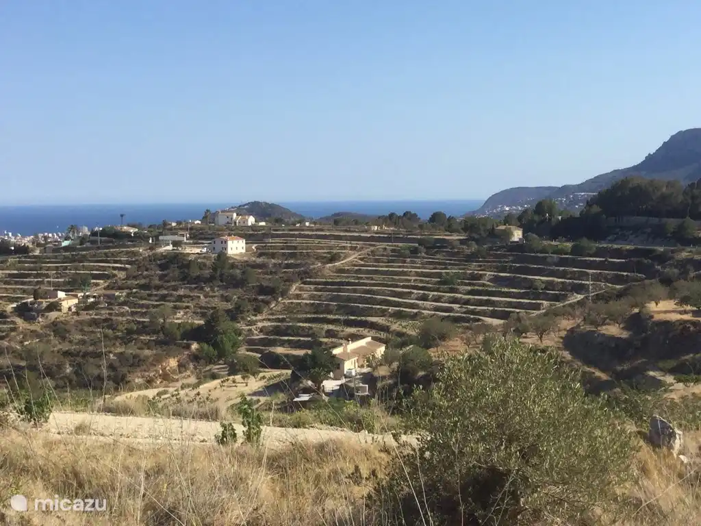 Y el mar está cerca...... visto desde la carretera a nuestra finca.