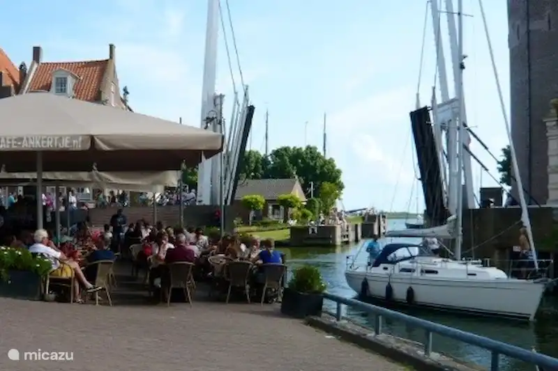 woonboot enkhuizen cer jacht woonboot zeilboot aan het ijsselmeer in woonboot enkhuizen cer jacht woonboot zeilboot aan het ijsselmeer in
