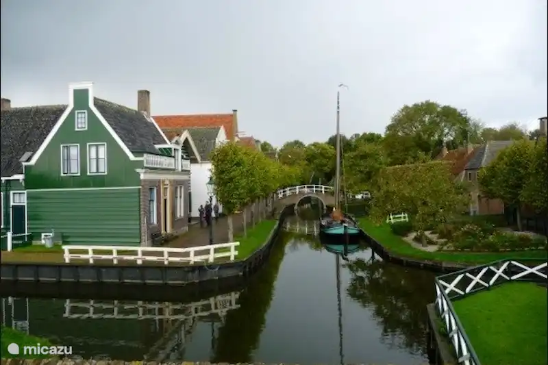 woonboot enkhuizen cer jacht woonboot zeilboot aan het ijsselmeer in woonboot enkhuizen cer jacht woonboot zeilboot aan het ijsselmeer in