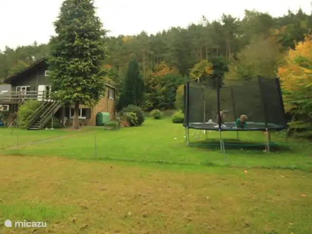 Villa Vencimont en Bélgica, Ardenas, Vencimont  - casa vacacional jugar en el gran jardín con equipo de juego