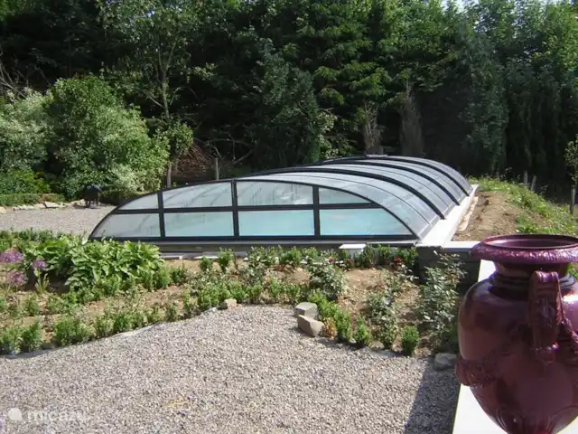 Vakantiehuis Cielle huren in België, Ardennen, La Roche-en-Ardenne - vakantiehuis zwembad met overkapping, juni tot en met eind september