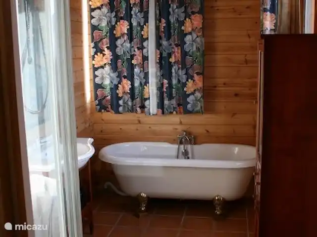 Vakantiehuis Cielle huren in België, Ardennen, La Roche-en-Ardenne - vakantiehuis badkamer met stoomdouche