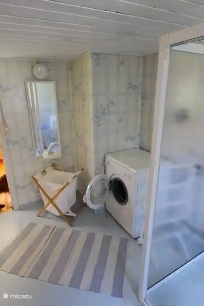 Bathroom, groundfloor