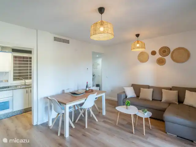 Casa Vela en España, Costa del Sol, Benalmádena - apartamento Precioso y luminoso salón-comedor.