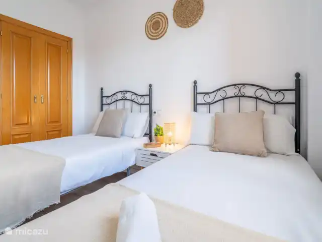 Casa Vela en España, Costa del Sol, Benalmádena - apartamento Mucho espacio de almacenamiento en los dormitorios.