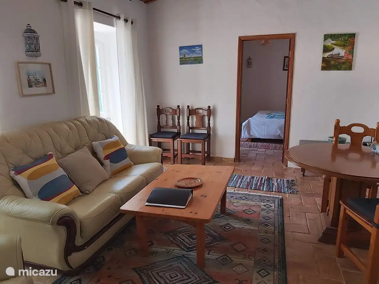 Salon Casa Azul, Casa Delfim Alte