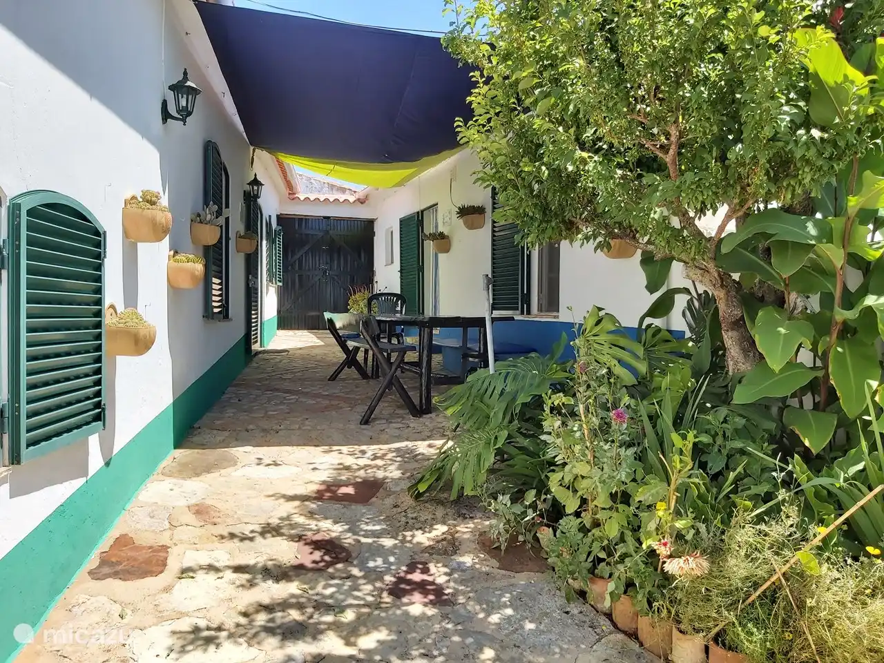 Comer afuera a la sombra