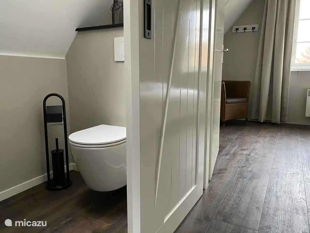 Segundo aseo en la primera planta.