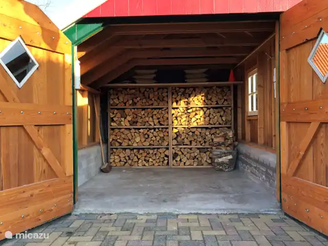 Lieve Lievelde en Países Bajos, Güeldres, Lievelde - casa vacacional Hay una plaza de aparcamiento privada en la casa, donde se pueden aparcar fácilmente dos coches. Puedes guardar tus bicicletas en el granero y hay un punto de carga para bicicletas eléctricas.