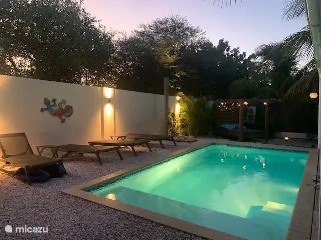 Location de Vacances Curaçao, Banda Ariba (est), Jan Thiel, villa - Kas di mi sono Piscine la nuit.